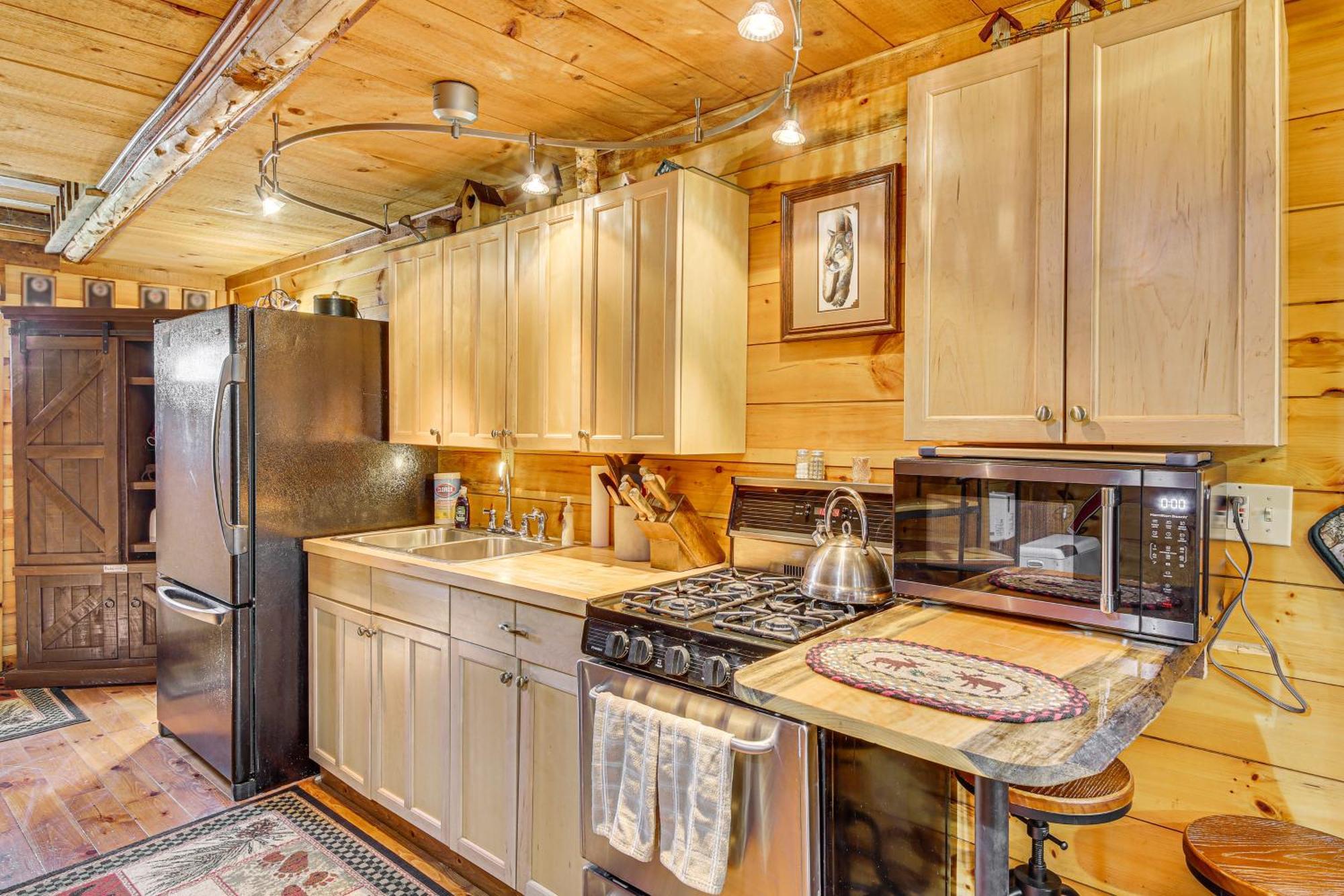 Rustic Searsport Cabin Loft And Sunroom On 10 Acres מראה חיצוני תמונה
