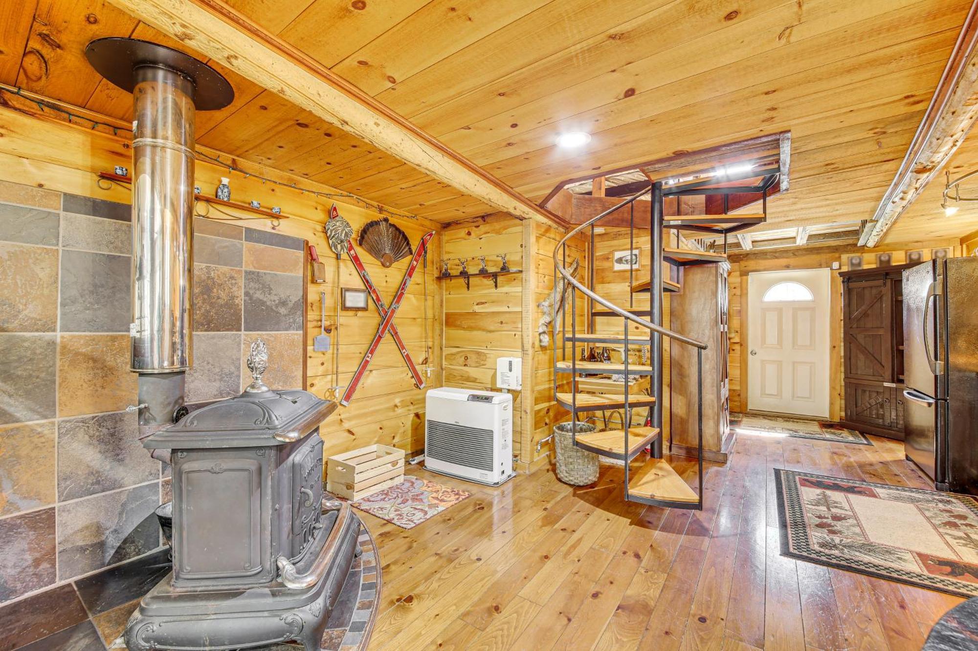 Rustic Searsport Cabin Loft And Sunroom On 10 Acres מראה חיצוני תמונה